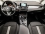 BMW 2-Serie Active Tourer 218i Sportline Automaat (NAVIGATIE, CLIMATE, PARKEERSENSOREN, LED KOPLAMPEN, SPORTSTOELEN, CRUISE, TREKHAAK, ELEK ACHTERKLEP, NIEUWSTAAT)