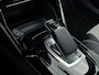 Peugeot e-2008 SUV EV GT Pack 50 kWh 136pk | Navigatie | Achteruitrijcamera | Stoelverwarming | Full Led koplampen | 3D Cockpit | Leder/Alcantara | Keyless | Parkeersensoren v+a | Adaptieve Cruise Control | Dodehoeksensor | Apple Carplay / Android Auto | DAB+ radio | Donker getint glas | 18" lichtmetalen velgen |