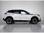 Peugeot e-2008 SUV EV GT Pack 50 kWh 136pk | Navigatie | Achteruitrijcamera | Stoelverwarming | Full Led koplampen | 3D Cockpit | Leder/Alcantara | Keyless | Parkeersensoren v+a | Adaptieve Cruise Control | Dodehoeksensor | Apple Carplay / Android Auto | DAB+ radio | Donker getint glas | 18" lichtmetalen velgen |