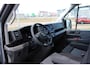 Volkswagen Crafter | Exclusive | L3 | 141 PK | Automaat | Glasrasteel van den Born | Trekhaak | Betonplex Laadvloer | Achteruitrijcamera | PDC | Bijrijdersbank