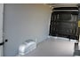 Volkswagen Crafter | Exclusive | L3 | 141 PK | Automaat | Glasrasteel van den Born | Trekhaak | Betonplex Laadvloer | Achteruitrijcamera | PDC | Bijrijdersbank