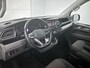 Volkswagen Transporter 2.0 TDI L2H1 DC Bulli 204 PK | Automaat | Camera | Dubbele cabine | Trekhaak | Parkeerhulp voor + achter | Radio | Adaptive cruise control | Schuifdeur links + rechts | Airco |