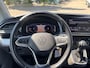 Volkswagen Transporter 2.0 TDI L2H1 DC Bulli | Automaat | Camera | Dubbele cabine | Trekhaak | Parkeerhulp voor + achter | Radio | Adaptive cruise control | Schuifdeur links + rechts | Airco |