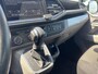 Volkswagen Transporter 2.0 TDI L2H1 DC Bulli | Automaat | Camera | Dubbele cabine | Trekhaak | Parkeerhulp voor + achter | Radio | Adaptive cruise control | Schuifdeur links + rechts | Airco |