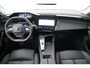 Peugeot 408 1.2 Hybrid 136pk e-DCS6 Allure Peugeot 408 1.2 Hybrid 136 e-DCS6 Allure | Navigatie | Stoel & Stuur Verwarming | Trekhaak | Apple Carplay/Android Auto |