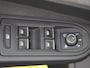 Volkswagen Golf 1.0 eTSI Life Business | Parkeerassistent| Achteruitrijcamera | Navigatie | Stoel- en stuurwielverwarming | Adaptieve Cruise control | Massagefunctie bestuurdersstoel | Dodehoek detectie | Achteruitrijcamera |