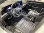 Volkswagen Golf Variant 1.5 eTSI R-Line Edition 116 PK | Automaat | Apple Carplay | 360 Camera | Stoelverwarming | Keyless | Stuurwielverwarming | Elektrische Achterklep | Parkeersensoren | Adaptive Cruise Control |