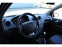 Ford Fiesta 1.4-16V-80pk Futura XL. Goed onderhouden en nette wagen ! Airco, metallic lak, LM wielen, 5-drs., trekhaak, parkeersensoren achter, r/cd etc