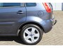 Ford Fiesta 1.4-16V-80pk Futura XL. Goed onderhouden en nette wagen ! Airco, metallic lak, LM wielen, 5-drs., trekhaak, parkeersensoren achter, r/cd etc