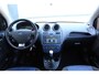 Ford Fiesta 1.4-16V-80pk Futura XL. Goed onderhouden en nette wagen ! Airco, metallic lak, LM wielen, 5-drs., trekhaak, parkeersensoren achter, r/cd etc