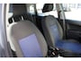 Ford Fiesta 1.4-16V-80pk Futura XL. Goed onderhouden en nette wagen ! Airco, metallic lak, LM wielen, 5-drs., trekhaak, parkeersensoren achter, r/cd etc