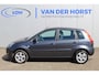 Ford Fiesta 1.4-16V-80pk Futura XL. Goed onderhouden en nette wagen ! Airco, metallic lak, LM wielen, 5-drs., trekhaak, parkeersensoren achter, r/cd etc