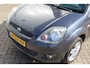 Ford Fiesta 1.4-16V-80pk Futura XL. Goed onderhouden en nette wagen ! Airco, metallic lak, LM wielen, 5-drs., trekhaak, parkeersensoren achter, r/cd etc