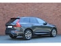 Volvo XC60 B4 Plus Dark Diesel | Platinum Grey Metallic | Intellisafe Line | Climate Line | Zwart Lederen Bekleding | Trekhaak semi Electrisch |