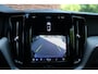 Volvo XC60 B4 Plus Dark Diesel | Platinum Grey Metallic | Intellisafe Line | Climate Line | Zwart Lederen Bekleding | Trekhaak semi Electrisch |