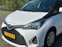 Toyota Yaris 1.0 VVT-i Now 1e eigenaar dealer onderhouden zeer nette auto airco navigatie elektrische ramen cv op afs