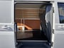 Volkswagen Transporter 2.0 TDI L2H1 DC Trendline | Ex BTW | Dealeronderhouden | Parkeersensoren | Cruise Control | Bluetooth | Airconditioning | Centrale Deurvergrendeling |