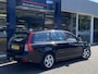 Volvo V50 2.0 Limited Edition / NL-Auto / Dealer-Onderhouden / 145 PK / Cruise-Control / Climate-Control / Vol-Leder / Stoelverwarming / Radio-Bluetooth / Navi / Elektr.-Pakket / PDC-Achter / 16'' LMV / All-Season / ENZ.