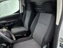 Peugeot Partner GB L1 100 pk | Navigatie via Apple Carplay/Android Auto | Parkeersensoren Achter | Airco | Cruise Control | Bluetooth | DAB Ontvanger | Start/Stop Systeem | Zijschuifdeur Rechts | Buitenspiegels Elektrisch Verstel -en Verwarmbaar |