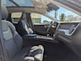 Volvo XC60 2.0 T8 Plug-in hybrid AWD Ultimate Dark | Luchtvering, E-Trekhaak, 360°, PANO, 21 inch velgen, Lift modus, zeer luxe!