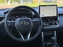 Toyota Corolla Cross 2.0 High Power Hybrid Style | Eerste eigenaar, Dodehoekherkenning, Parkeersensoren, Stoel + Stuurverwarming, Parelmoer wit