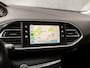 Peugeot 308 SW 1.2 PureTech Sport (APPLE CARPLAY, GROOT NAVI, CRUISE, SPORTSTOELEN, BLUETOOTH, ARMSTEUN, NIEUWE APK, NIEUWSTAAT)