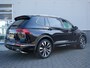 Volkswagen Tiguan Allspace 1.5 TSI Highline Business R 7p. | Alarm klasse 3 | Chroom delen exterieur | Comfortstoel(en)