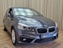 BMW 2-Serie Active Tourer 225i xDrive *Eerste Eigenaar* Dealer Onderhouden / Camera / Cruise / Stoelverwarming / Xenon / Navigatie / ECC /17'' LMV