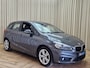 BMW 2-Serie Active Tourer 225i xDrive *Eerste Eigenaar* Dealer Onderhouden / Camera / Cruise / Stoelverwarming / Xenon / Navigatie / ECC /17'' LMV
