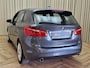BMW 2-Serie Active Tourer 225i xDrive *Eerste Eigenaar* Dealer Onderhouden / Camera / Cruise / Stoelverwarming / Xenon / Navigatie / ECC /17'' LMV