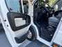 Peugeot Boxer 435 2.0 BlueHDI L3 DC Kipper Open laadbak Airco Cruise controle Trekhaak 3000kg trekgewicht 7-persoons Gereedschapskist Euro 6 P-up Kieper Pritshe