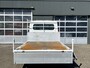 Peugeot Boxer 435 2.0 BlueHDI L3 DC Kipper Open laadbak Airco Cruise controle Trekhaak 3000kg trekgewicht 7-persoons Gereedschapskist Euro 6 P-up Kieper Pritshe