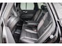 Volvo XC60 T6 Plug-in hybrid AWD Ultimate Black Edition | Schuif-/kanteldak | Adaptieve LED koplampen | Harman Kardon audio | Adaptieve Cruise Control | 21 Inch lichtmetalen velgen