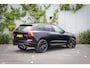 Volvo XC60 T6 Plug-in hybrid AWD Ultimate Black Edition | Schuif-/kanteldak | Adaptieve LED koplampen | Harman Kardon audio | Adaptieve Cruise Control | 21 Inch lichtmetalen velgen