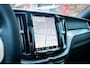 Volvo XC60 T6 Plug-in hybrid AWD Ultimate Black Edition | Schuif-/kanteldak | Adaptieve LED koplampen | Harman Kardon audio | Adaptieve Cruise Control | 21 Inch lichtmetalen velgen