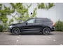 Volvo XC60 T6 Plug-in hybrid AWD Ultimate Black Edition | Schuif-/kanteldak | Adaptieve LED koplampen | Harman Kardon audio | Adaptieve Cruise Control | 21 Inch lichtmetalen velgen