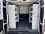 Renault Trafic 1.6 dCi 95 L1H1 2x Schuifdeur Kastinrichting Airco Cruise controle Kastinrichting 3-Persoons Telefoonverbinding Parkeersensoren achter Sitebars 1e eigenaar Euro 6 Dealer onderhouden