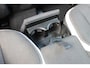Volvo V40 T3 152PK Automaat Dynamic Edition Dealer onderhouden / Zwarte hemel / Standkachel / Navigatie / 17" lichtmetalen velgen / Cruise Control /