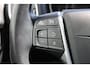 Volvo V40 T3 152PK Automaat Dynamic Edition Dealer onderhouden / Zwarte hemel / Standkachel / Navigatie / 17" lichtmetalen velgen / Cruise Control /