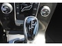 Volvo V40 T3 152PK Automaat Dynamic Edition Dealer onderhouden / Zwarte hemel / Standkachel / Navigatie / 17" lichtmetalen velgen / Cruise Control /