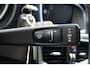 Volvo V40 T3 152PK Automaat Dynamic Edition Dealer onderhouden / Zwarte hemel / Standkachel / Navigatie / 17" lichtmetalen velgen / Cruise Control /