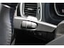 Volvo V40 T3 152PK Automaat Dynamic Edition Dealer onderhouden / Zwarte hemel / Standkachel / Navigatie / 17" lichtmetalen velgen / Cruise Control /