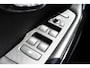 Volvo V40 T3 152PK Automaat Dynamic Edition Dealer onderhouden / Zwarte hemel / Standkachel / Navigatie / 17" lichtmetalen velgen / Cruise Control /