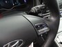 Hyundai Kona Electric EV Premium 64 kWh LEDER-SCHUIFDAK-1e EIG Headup,Carplay,premium audio draadloze telefoonlader, ESP, privacy glas, HUD, hil hold, keyless entr ,stoel vent, stuur verwarmd