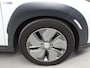 Hyundai Kona Electric EV Premium 64 kWh LEDER-SCHUIFDAK-1e EIG Headup,Carplay,premium audio draadloze telefoonlader, ESP, privacy glas, HUD, hil hold, keyless entr ,stoel vent, stuur verwarmd