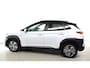 Hyundai Kona Electric EV Premium 64 kWh LEDER-SCHUIFDAK-1e EIG Headup,Carplay,premium audio draadloze telefoonlader, ESP, privacy glas, HUD, hil hold, keyless entr ,stoel vent, stuur verwarmd