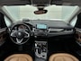 BMW 2-Serie Active Tourer 218i High Executive Automaat (PANORAMADAK, STOELVERWARMING, HEAD-UP, CAMERA, DEALER ONDERHOUDEN)