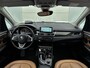 BMW 2-Serie Active Tourer 218i High Executive Automaat (PANORAMADAK, STOELVERWARMING, HEAD-UP, CAMERA, DEALER ONDERHOUDEN)