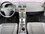 Volvo V50 2.4 Momentum | Parkeersensoren V+A | High Performance Audio | Climate Control | Schuif/kantel dak | Cruise control | Regensensor |