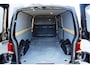 Volkswagen Transporter | 2023 | DSG 150 pk | L2 | Trekhaak | 18" | Highline | Navigatie | Multistuur